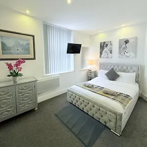 Large Luxury Apartment