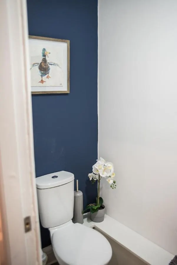 Blackpool Abode - Sunny Suite Apartment