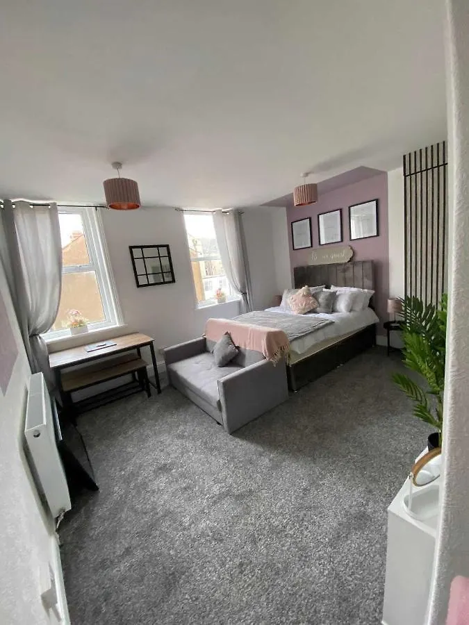Blackpool Abode - Sunny Suite Apartment United Kingdom